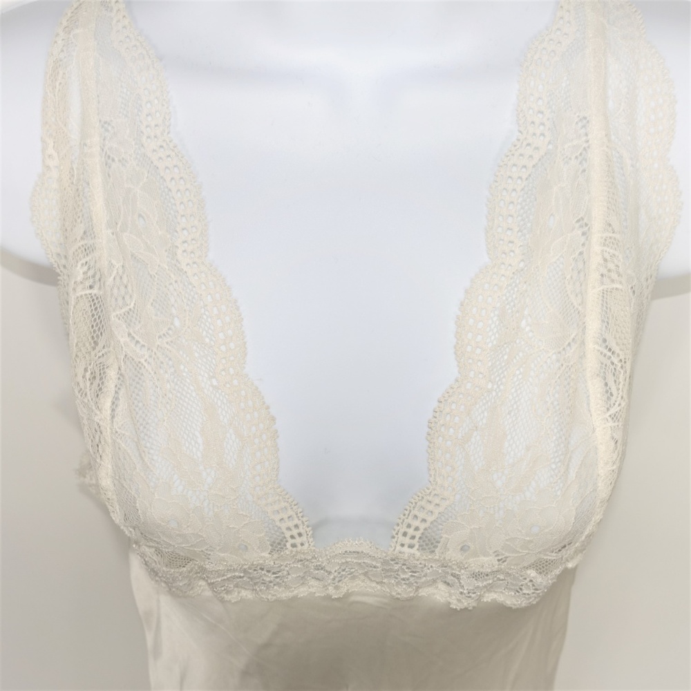 Vintage Victoria's Secret Bridal Robe & Nightgown - Picture 4 of 8
